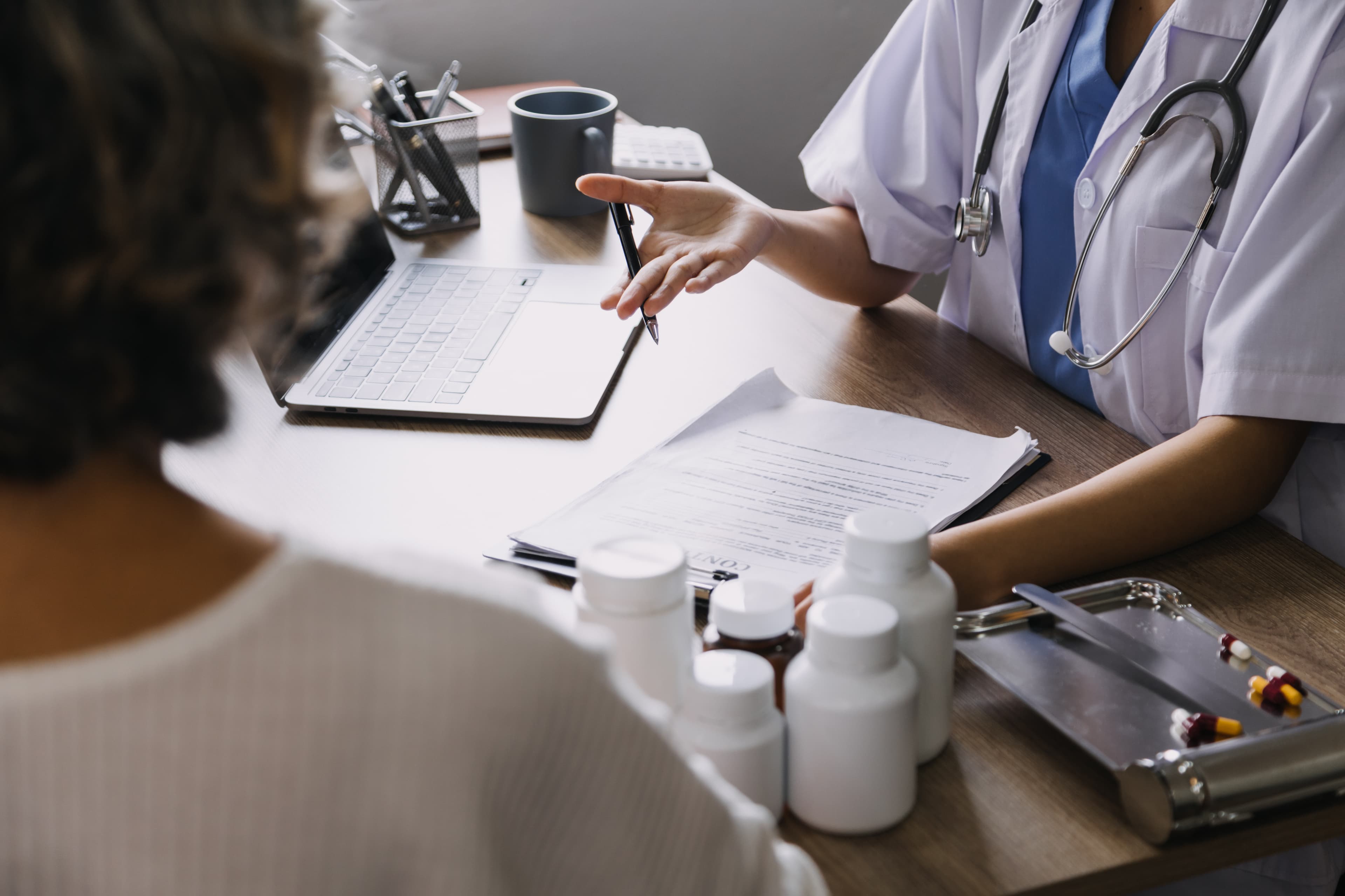 Équipe médicale utilisant MedReport Vocal